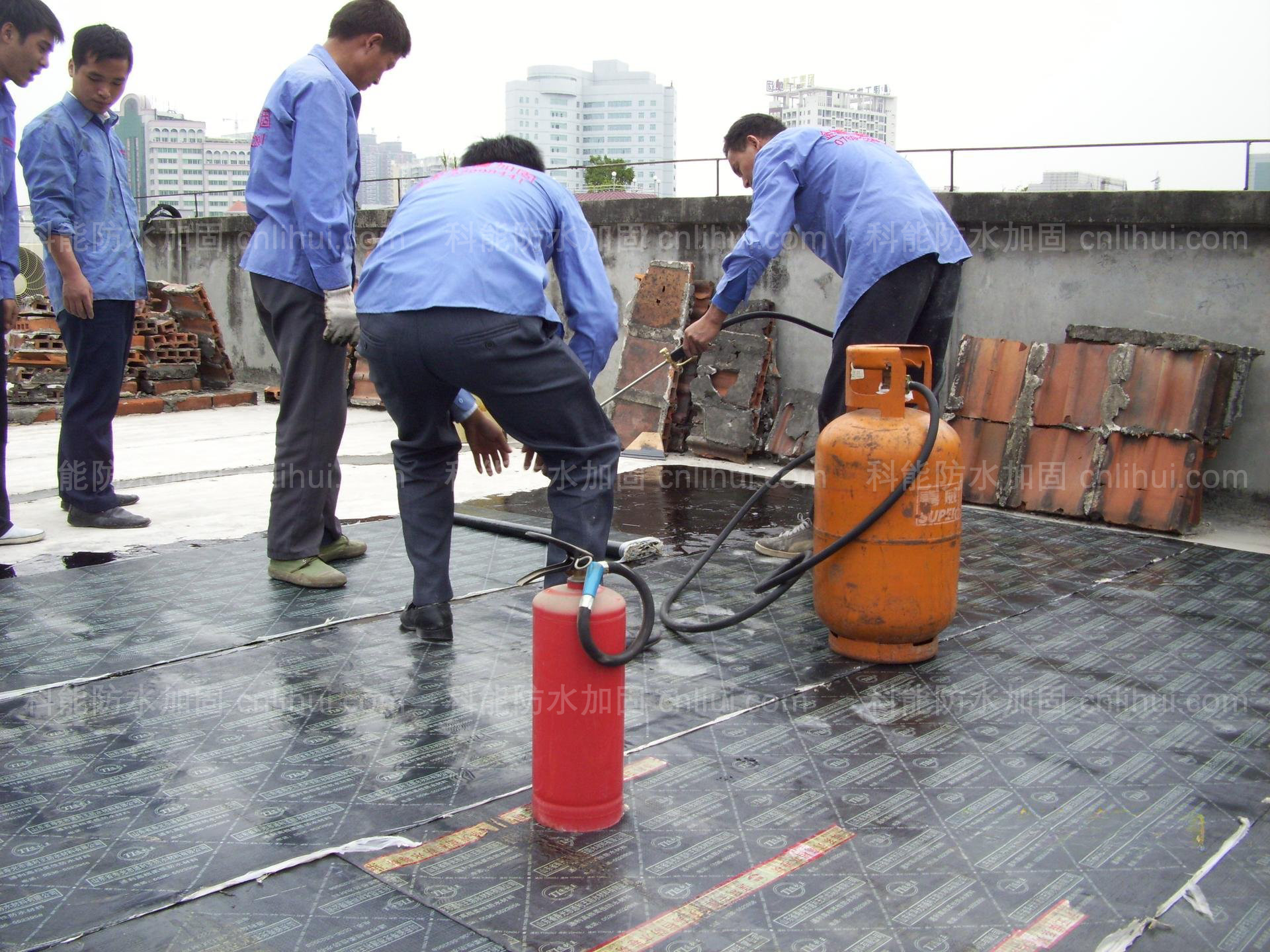建筑整体屋面防水施工